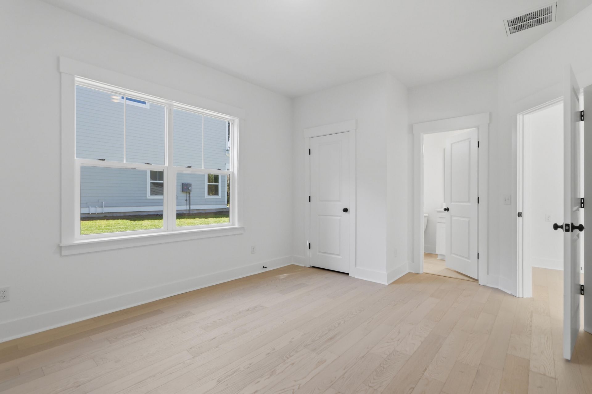1411 Iroquois Street Photo 23