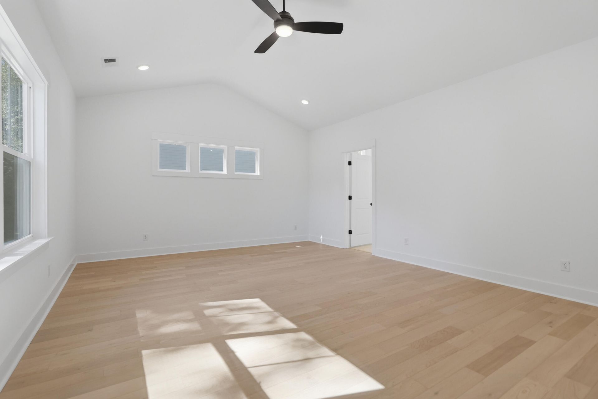 1411 Iroquois Street Photo 29