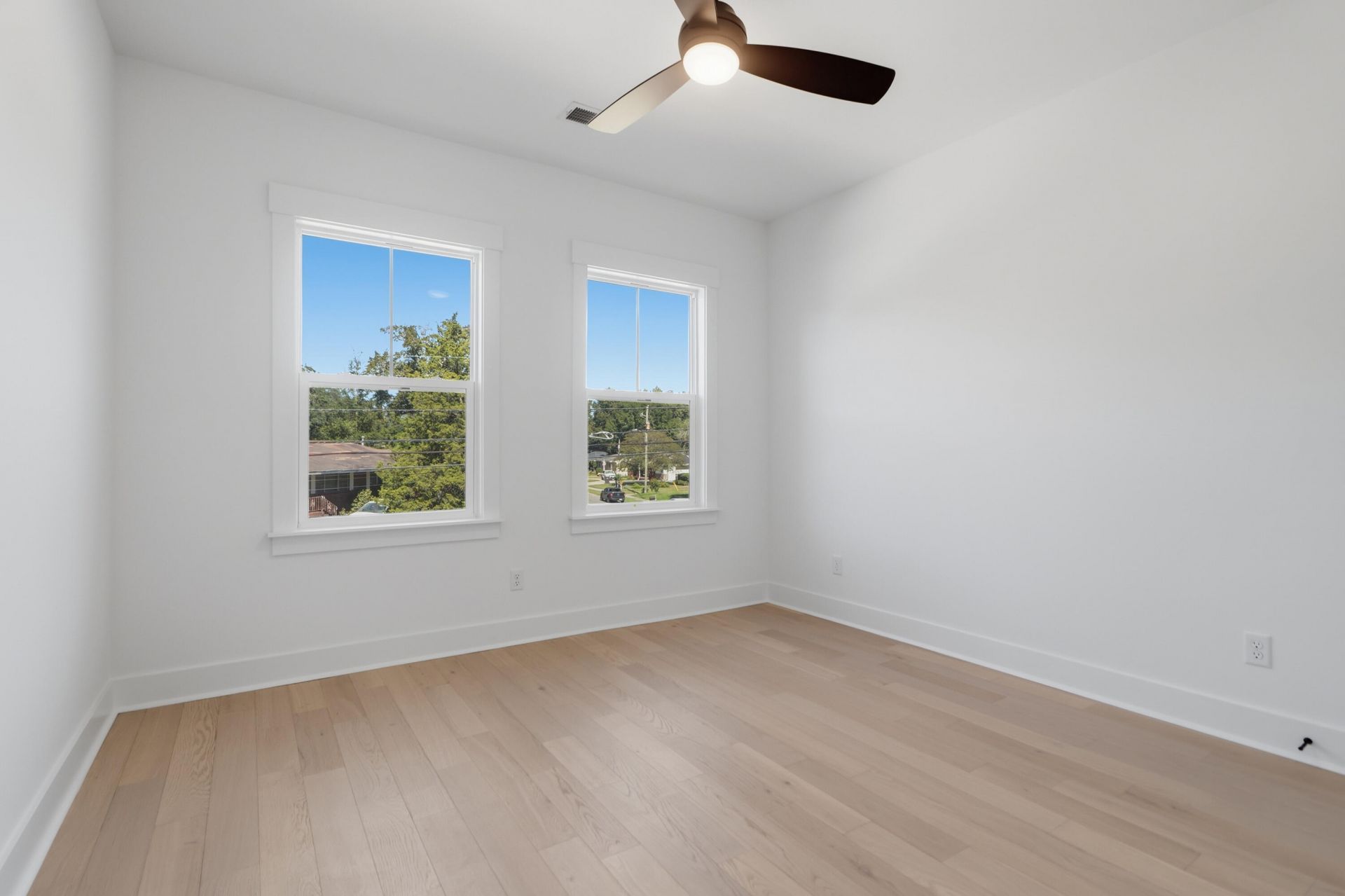 1411 Iroquois Street Photo 36