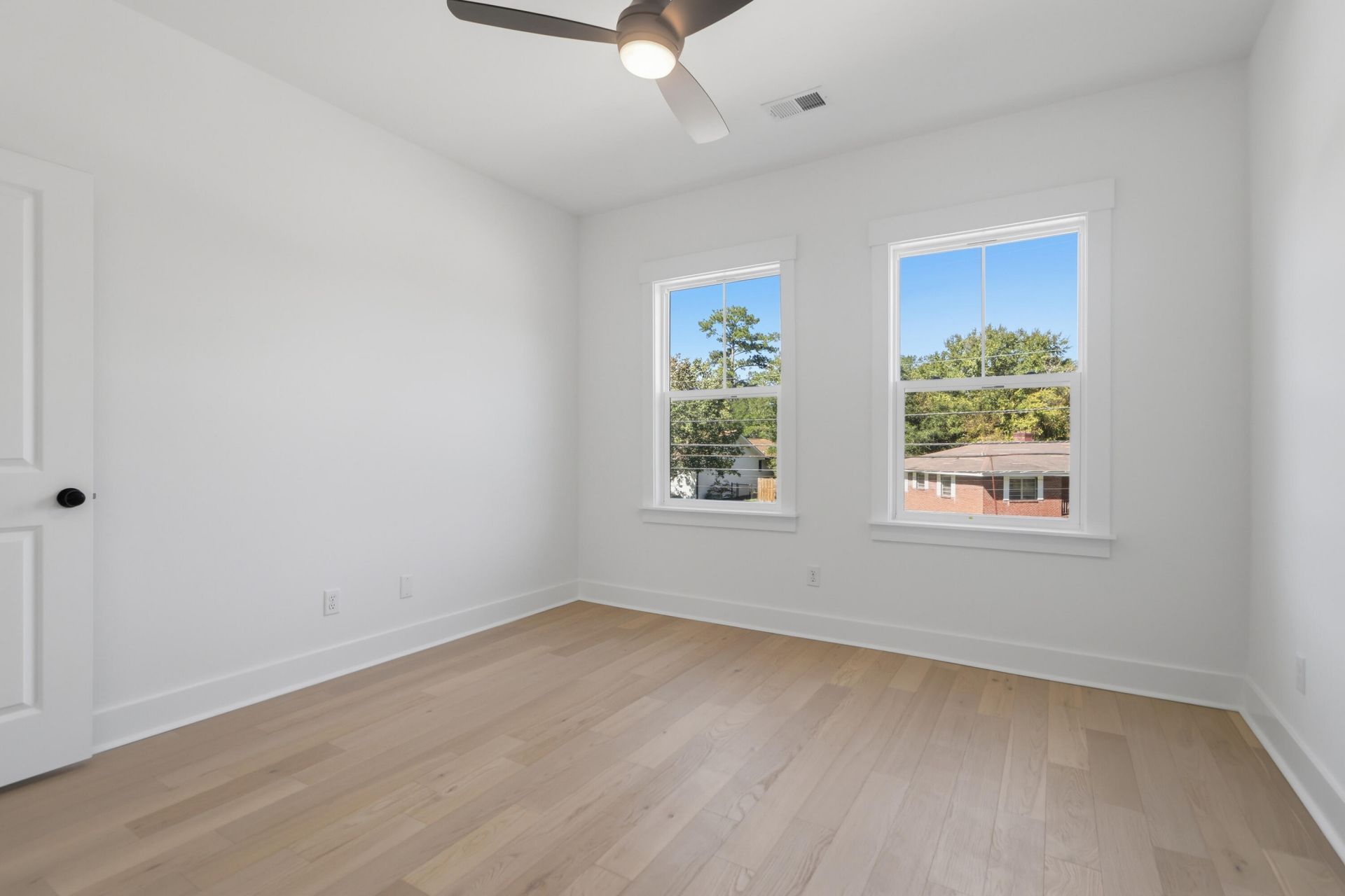 1411 Iroquois Street Photo 37