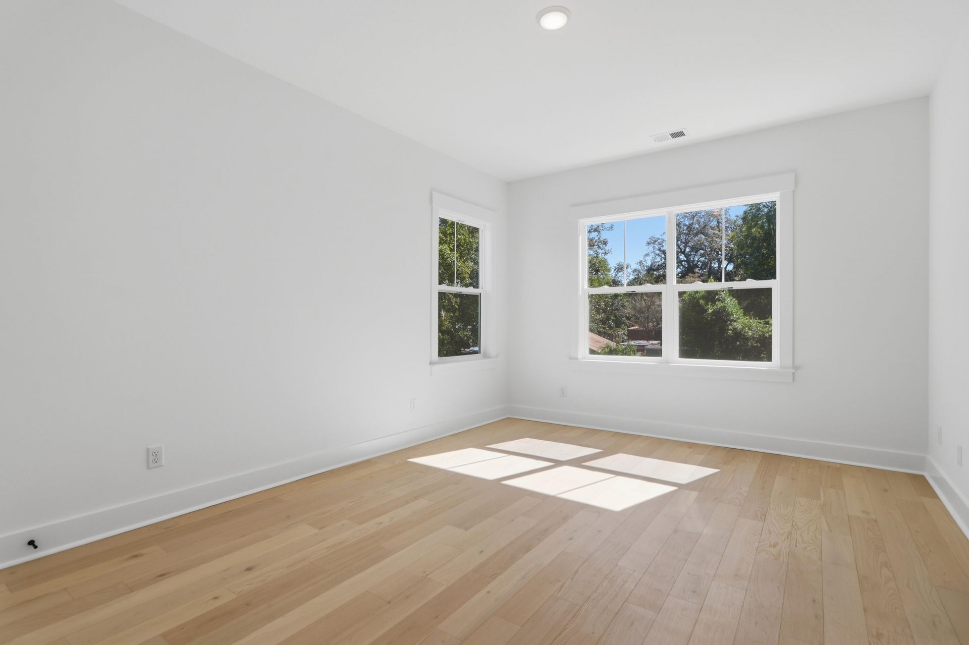 1411 Iroquois Street Photo 39