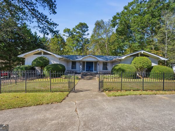 9810 La View Circle, Roswell, GA 30075