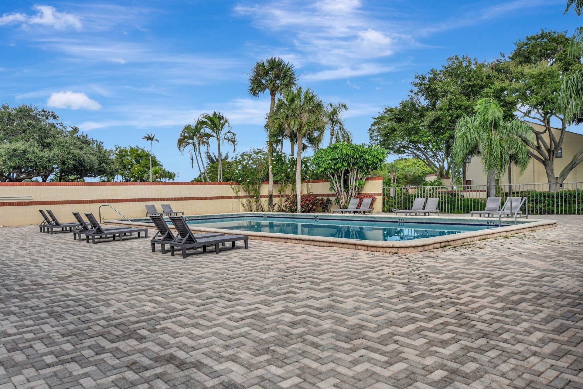 6660 Somerset Drive, Unit 102, Boca Raton, FL 33433 Photo