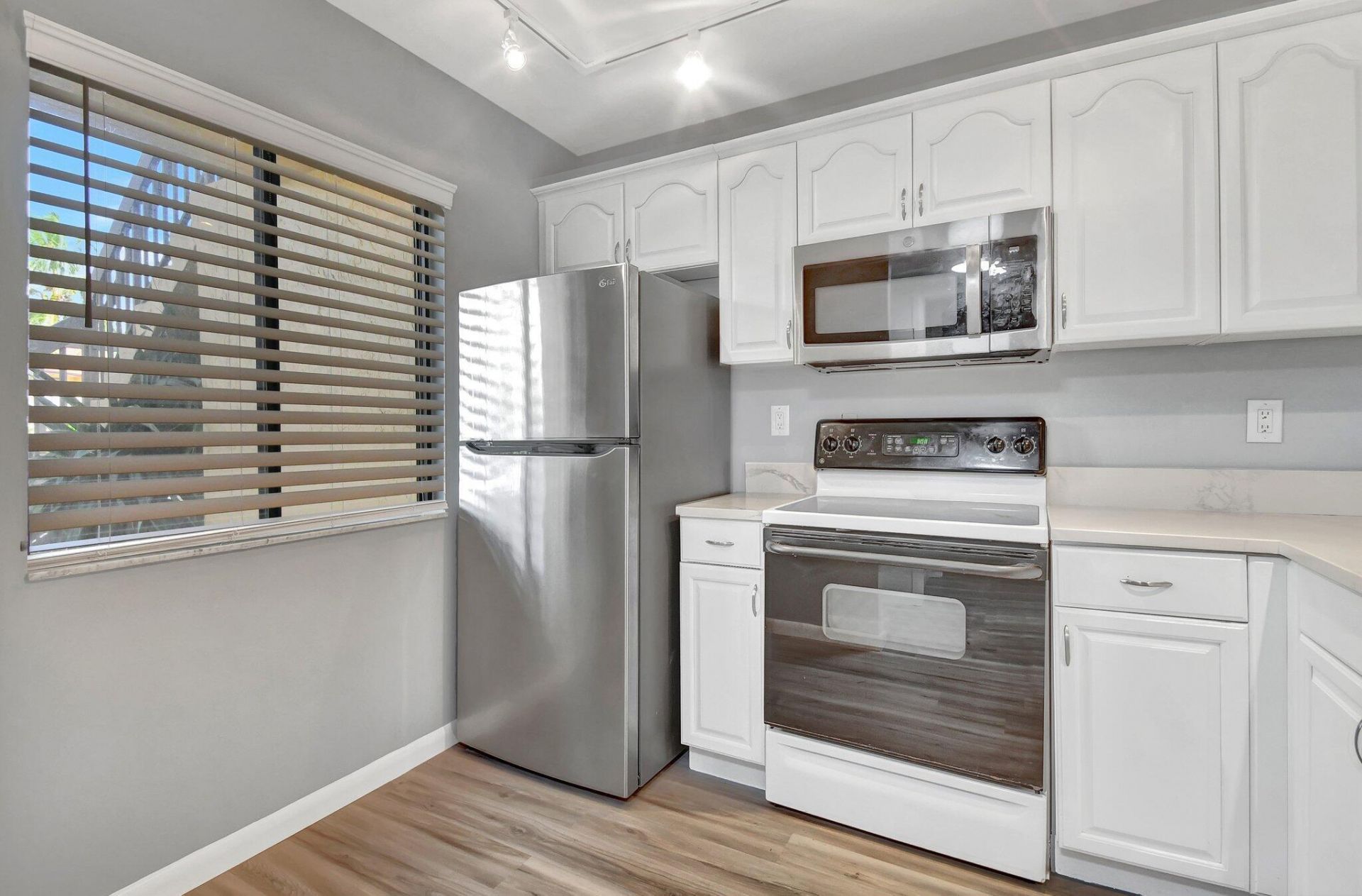6660 Somerset Drive, Unit 102, Boca Raton, FL 33433 Photo