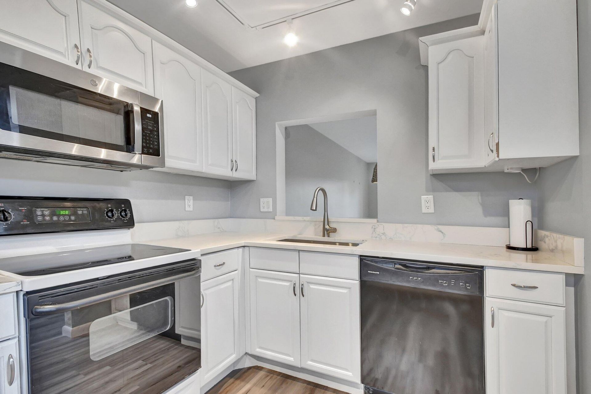6660 Somerset Drive, Unit 102, Boca Raton, FL 33433 Photo