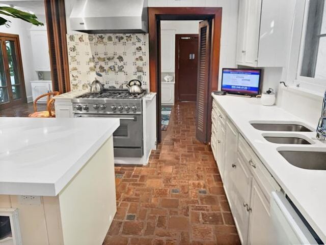 80 Middle Road, Palm Beach, FL 33480 Photo