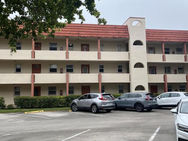 2600 Sunrise Lakes Drive W, Unit 204, Sunrise, FL 33322