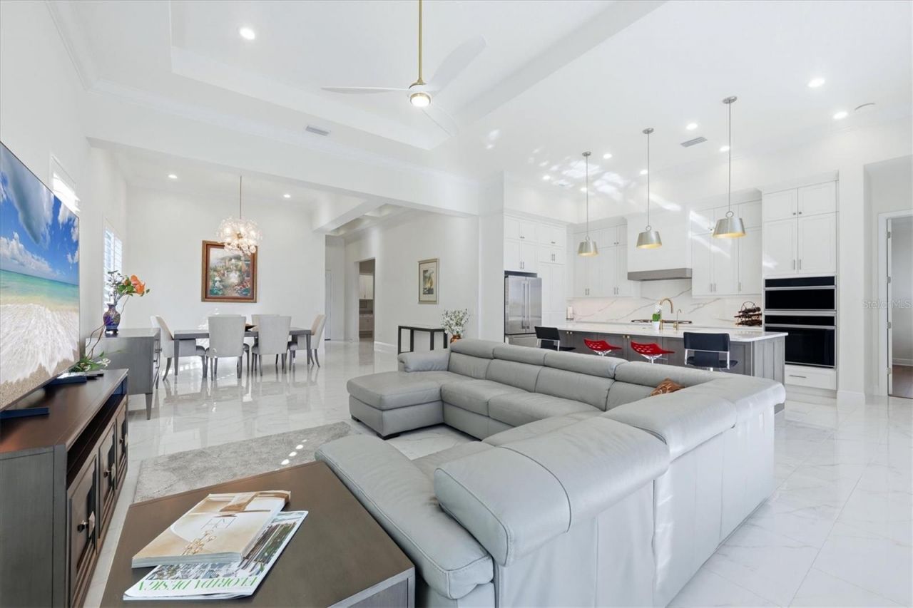 6233 Isla Del Ray Avenue, Sarasota, FL 34240 Photo