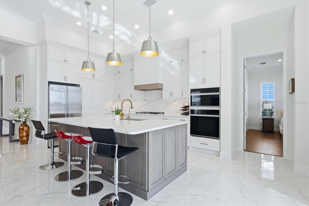 6233 Isla Del Ray Avenue, Sarasota, FL 34240 Photo