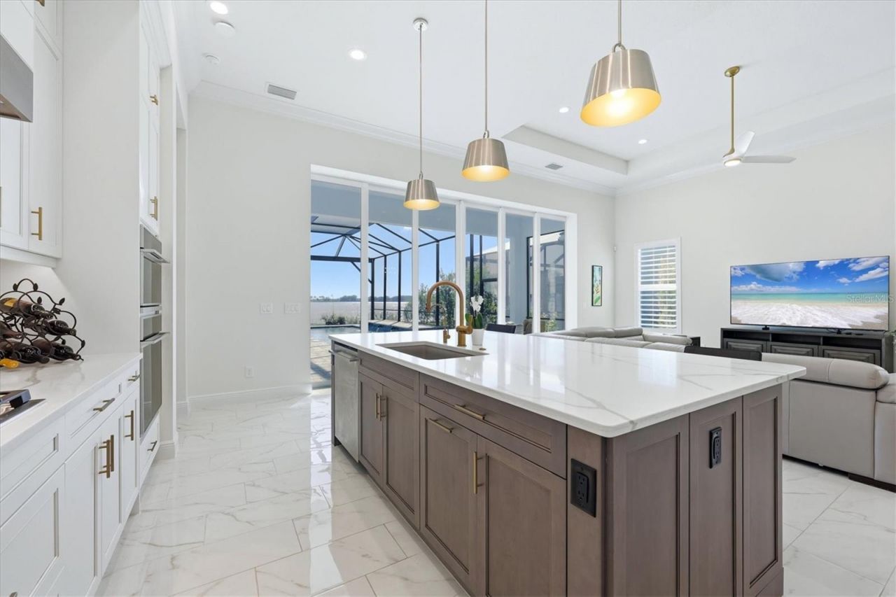 6233 Isla Del Ray Avenue, Sarasota, FL 34240 Photo