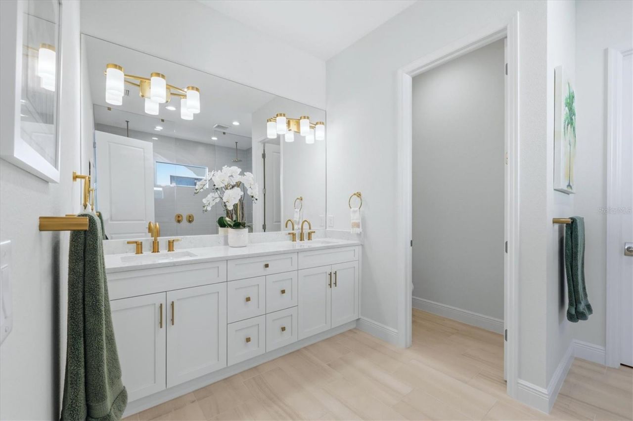 6233 Isla Del Ray Avenue, Sarasota, FL 34240 Photo