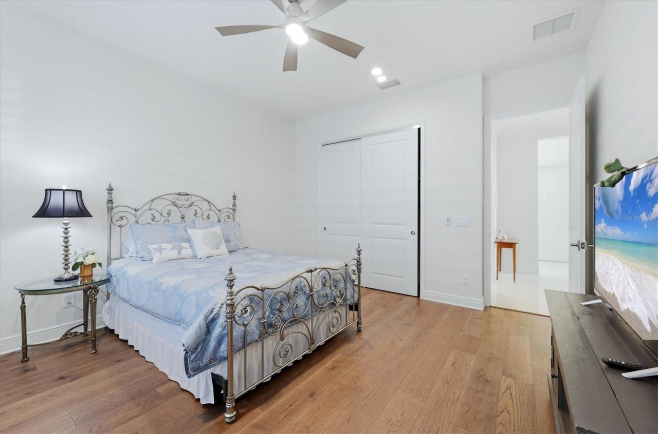 6233 Isla Del Ray Avenue, Sarasota, FL 34240 Photo
