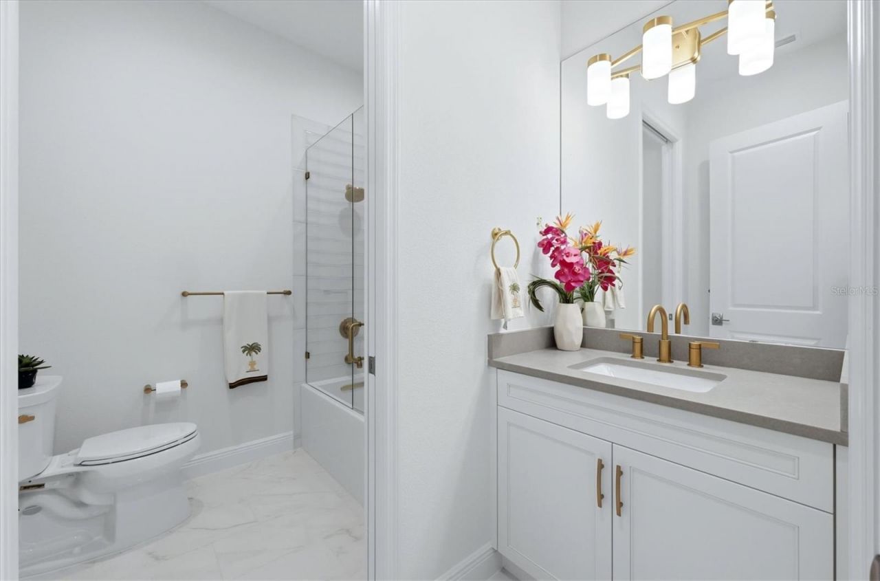 6233 Isla Del Ray Avenue, Sarasota, FL 34240 Photo