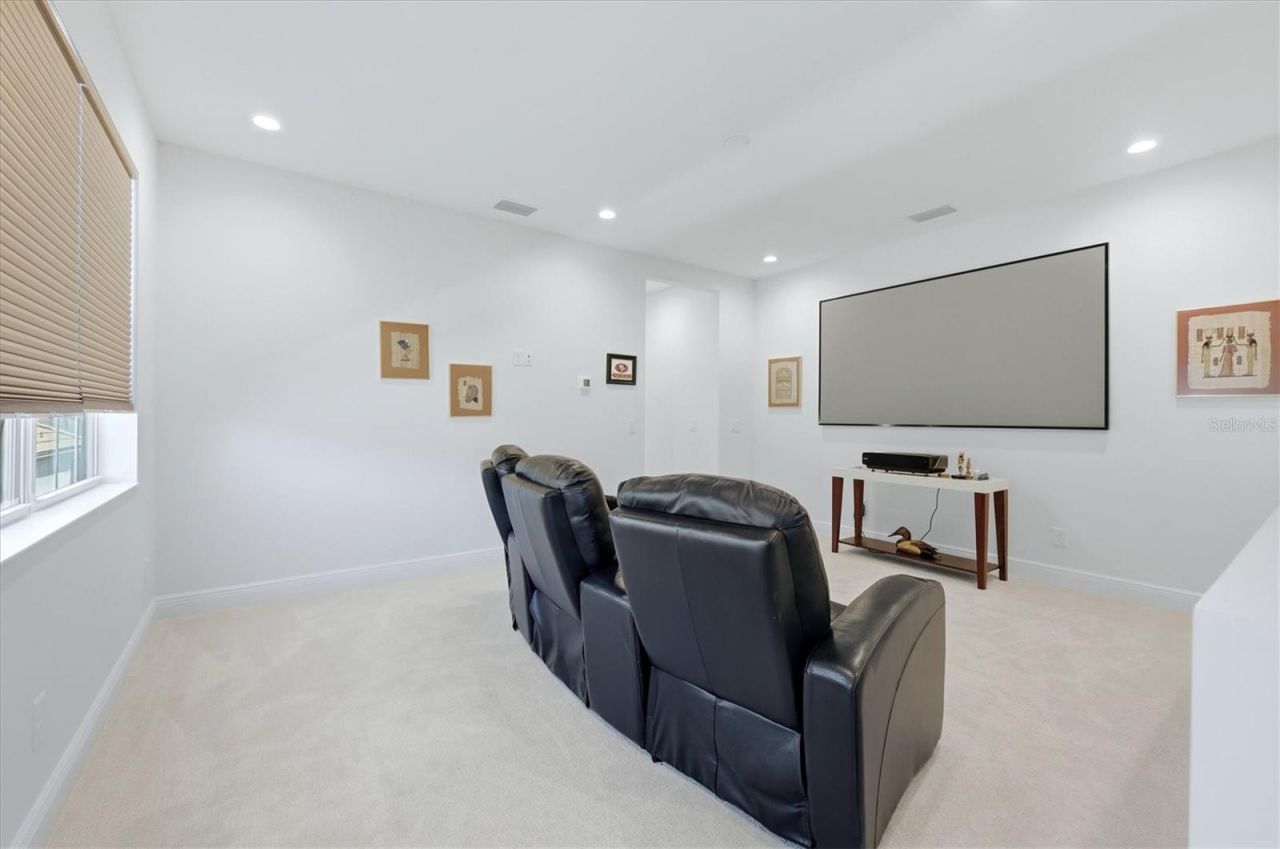 6233 Isla Del Ray Avenue, Sarasota, FL 34240 Photo