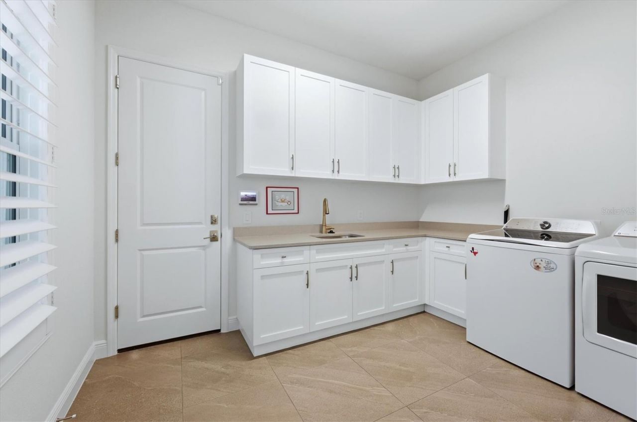 6233 Isla Del Ray Avenue, Sarasota, FL 34240 Photo