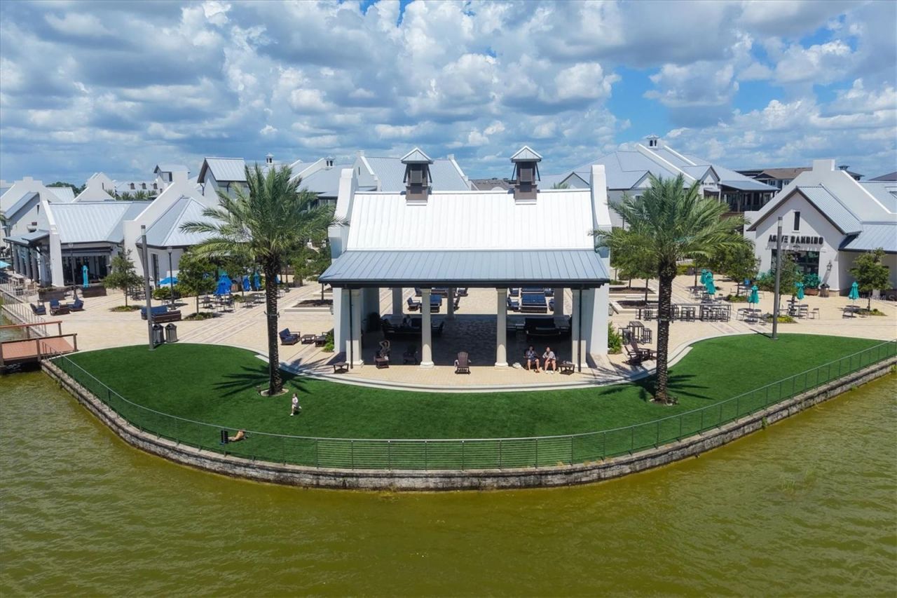 6233 Isla Del Ray Avenue, Sarasota, FL 34240 Photo