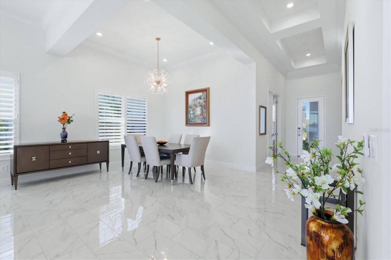 6233 Isla Del Ray Avenue, Sarasota, FL 34240 Photo