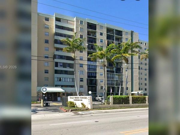 5055 NW 7th St , Unit 809, Miami, FL 33126