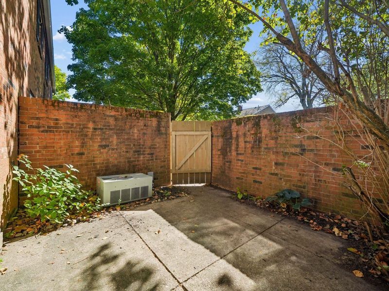4730 Merrifield Place, Unit 21, Columbus, OH 43220 Photo 19