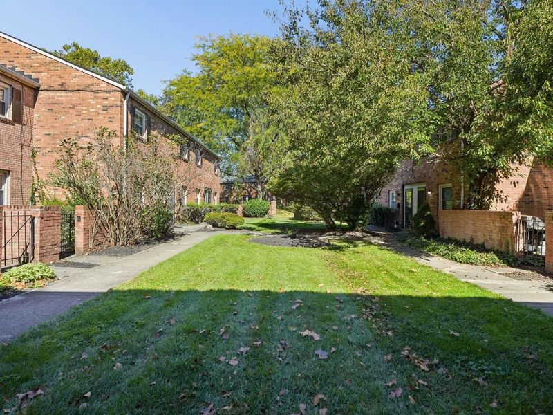 4730 Merrifield Place, Unit 21, Columbus, OH 43220 Photo 20