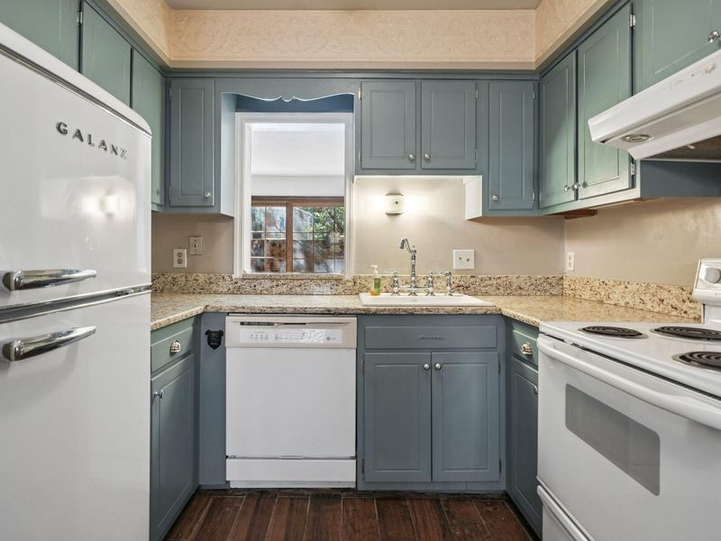 4730 Merrifield Place, Unit 21, Columbus, OH 43220 Photo 5