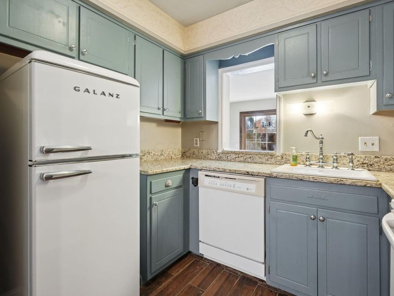4730 Merrifield Place, Unit 21, Columbus, OH 43220 Photo 6