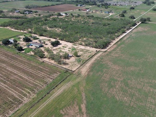 1640 COBLE RD, Poteet, TX 78065