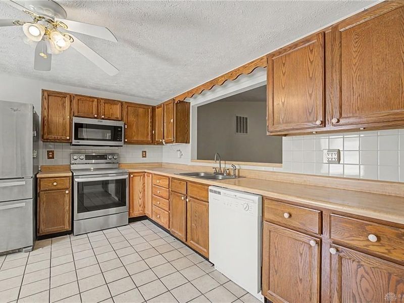 5799 Waynegate Road, Huber Heights, OH 45424 Photo 7