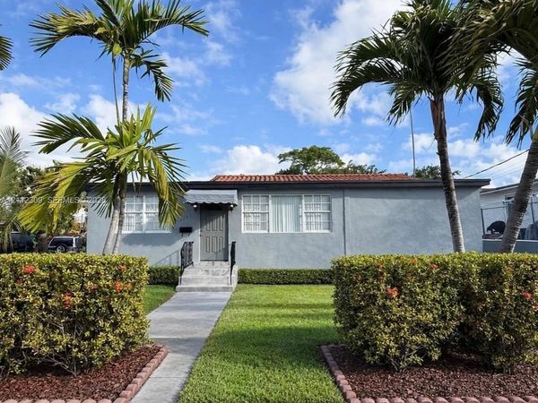 3131 SW 2nd St , Miami, FL 33135
