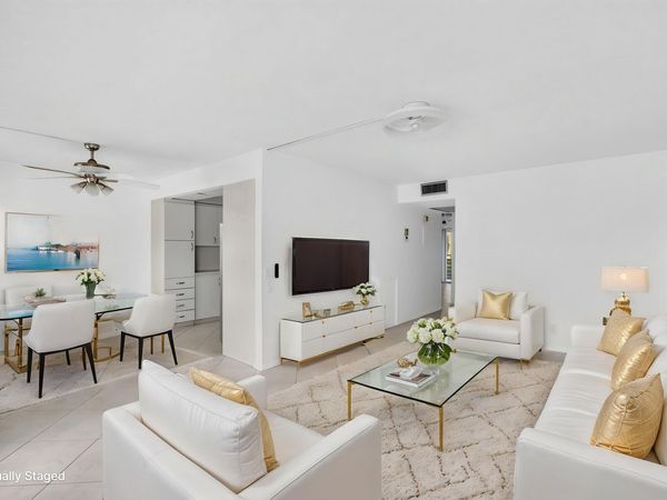 2025 HYTHE B, Boca Raton, FL 33434