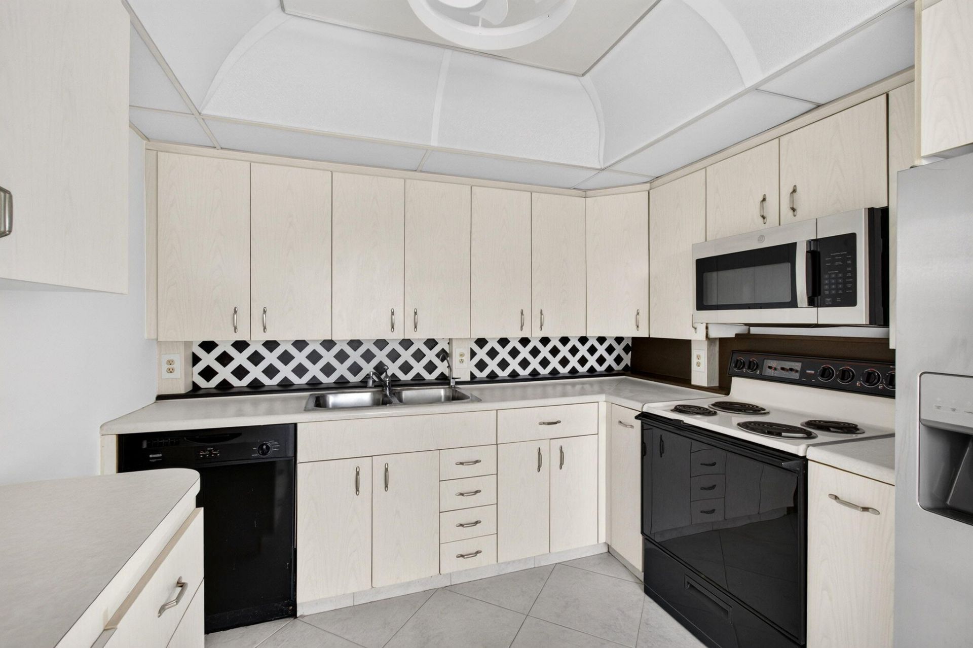 2025 Hythe B, Boca Raton, FL 33434 Photo