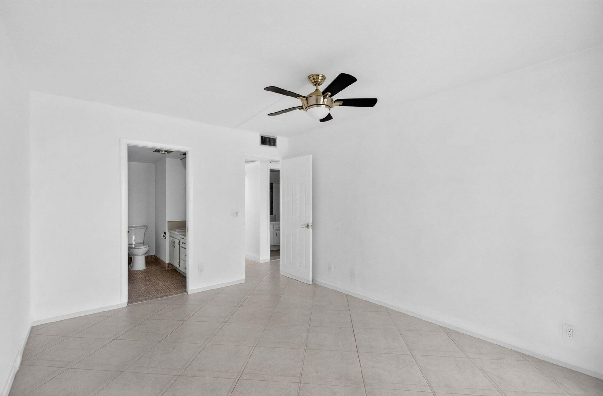 2025 Hythe B, Boca Raton, FL 33434 Photo