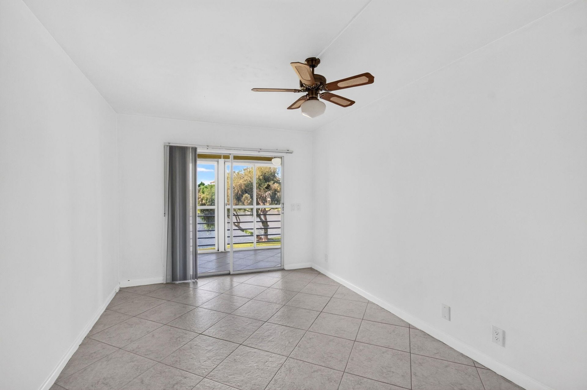 2025 Hythe B, Boca Raton, FL 33434 Photo