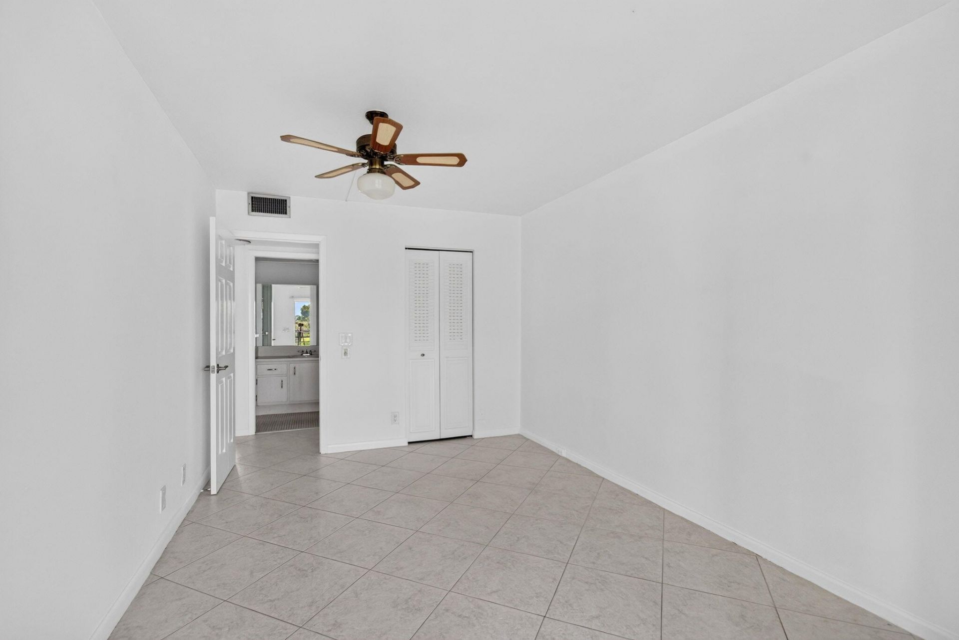 2025 Hythe B, Boca Raton, FL 33434 Photo