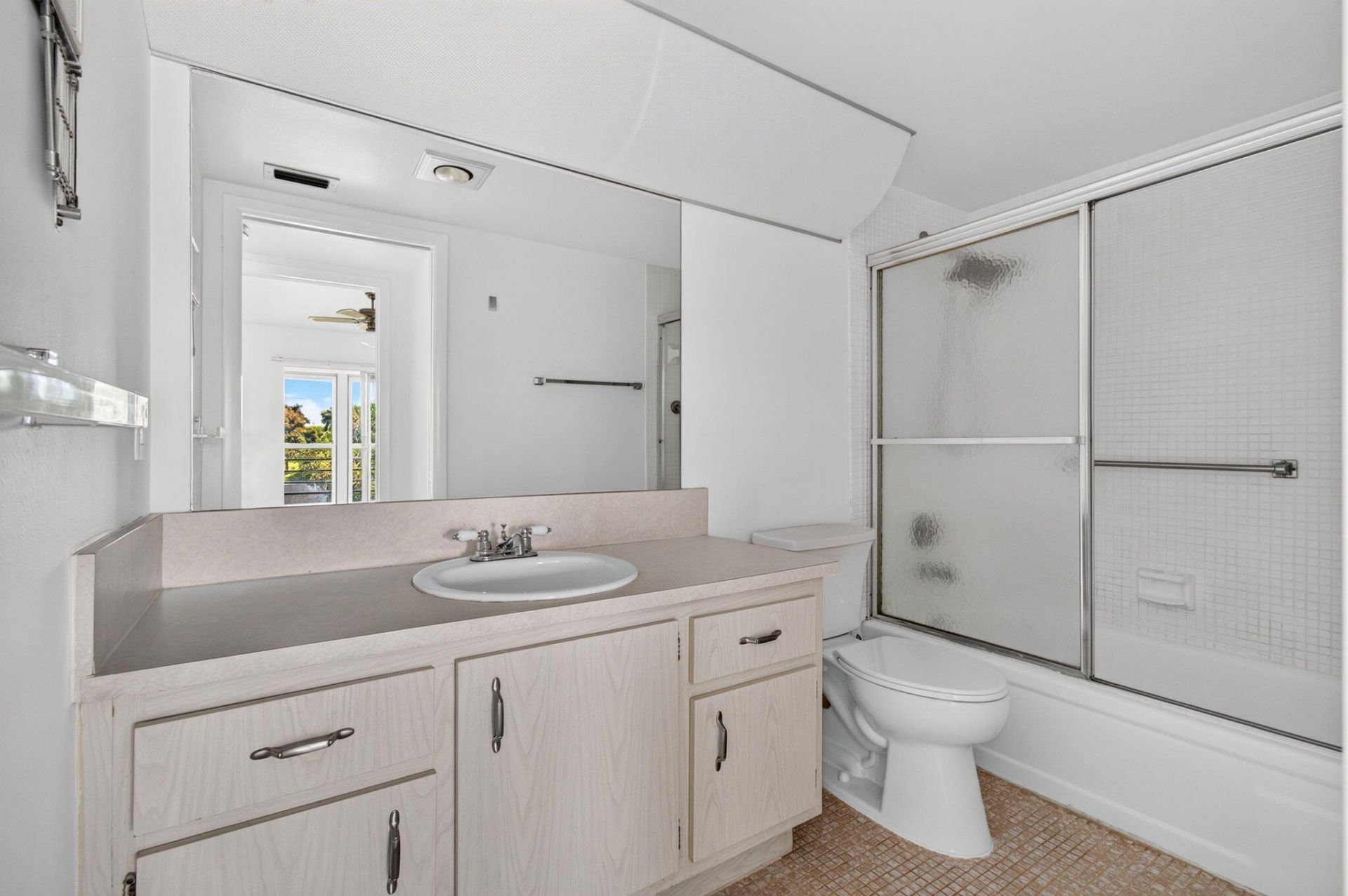 2025 Hythe B, Boca Raton, FL 33434 Photo