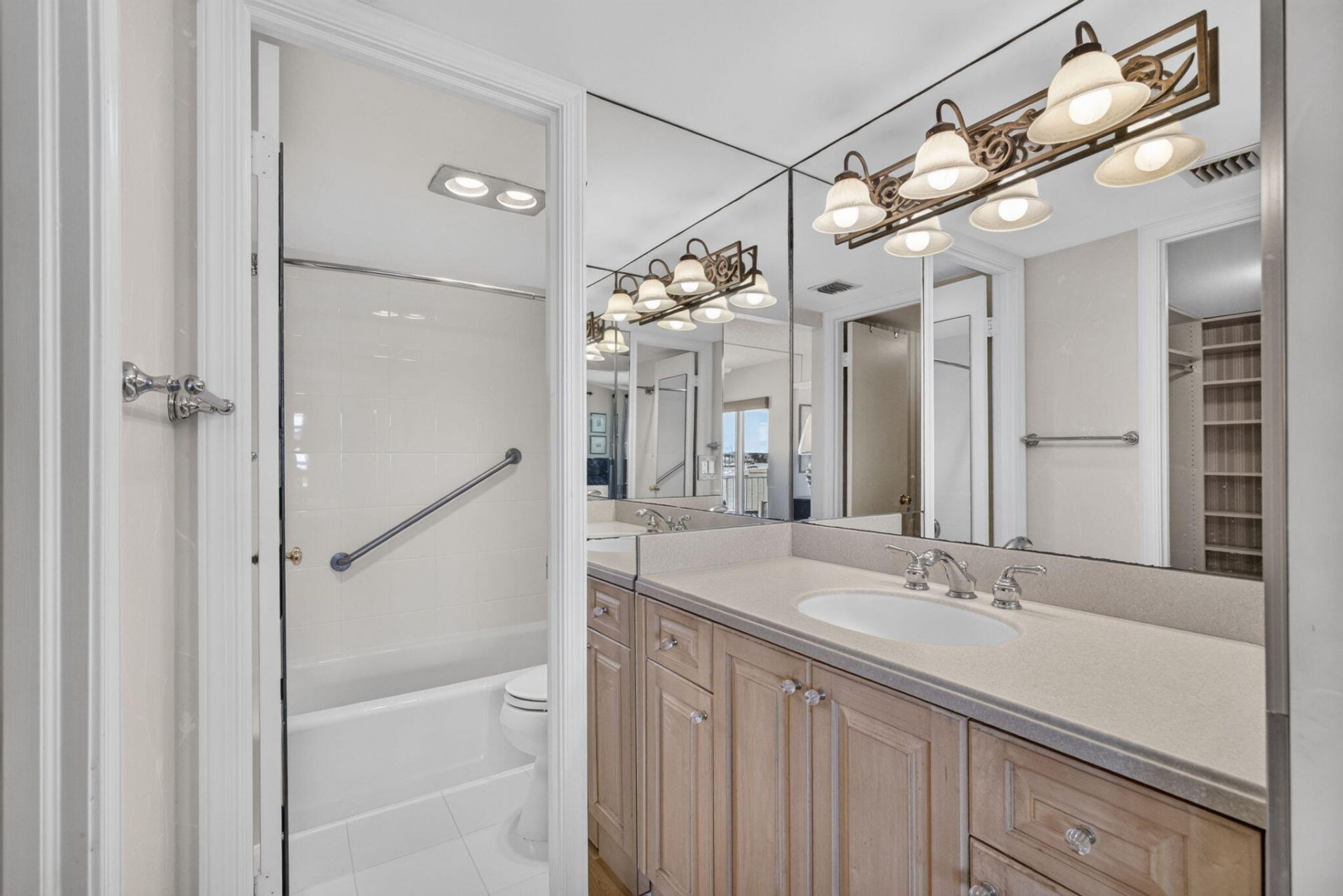 1051 Sugar Sands Boulevard, Unit 255, Singer Island, FL 33404 Photo