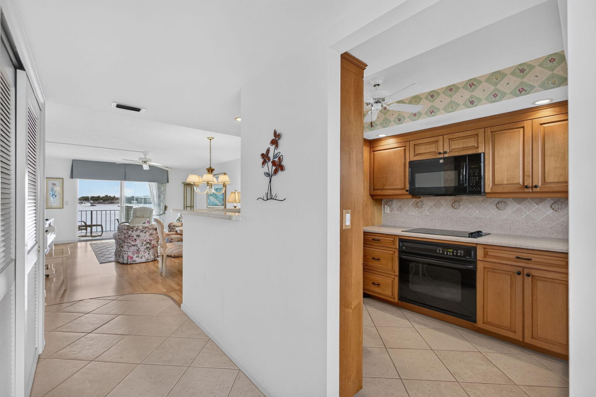 1051 Sugar Sands Boulevard, Unit 255, Singer Island, FL 33404 Photo
