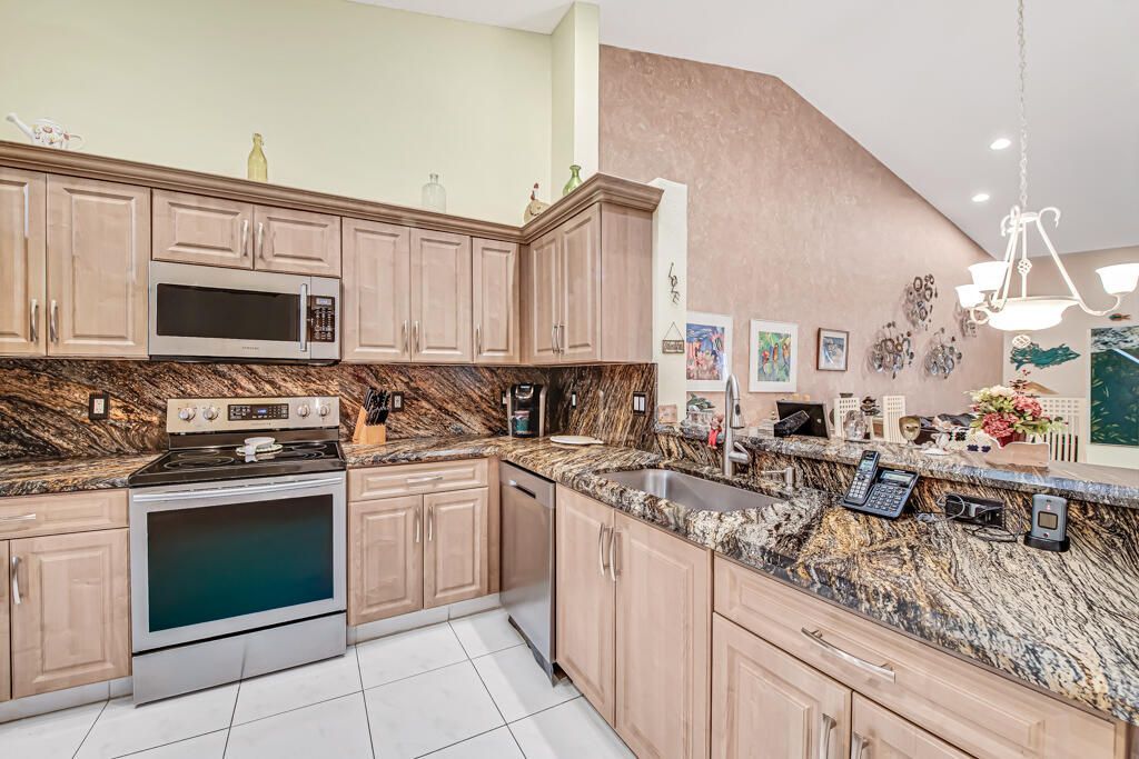 7288 Summer Tree Drive, Boynton Beach, FL 33437 Photo