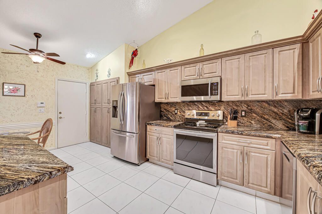 7288 Summer Tree Drive, Boynton Beach, FL 33437 Photo
