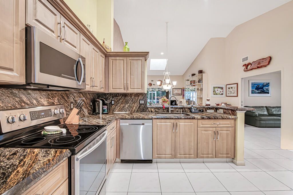 7288 Summer Tree Drive, Boynton Beach, FL 33437 Photo