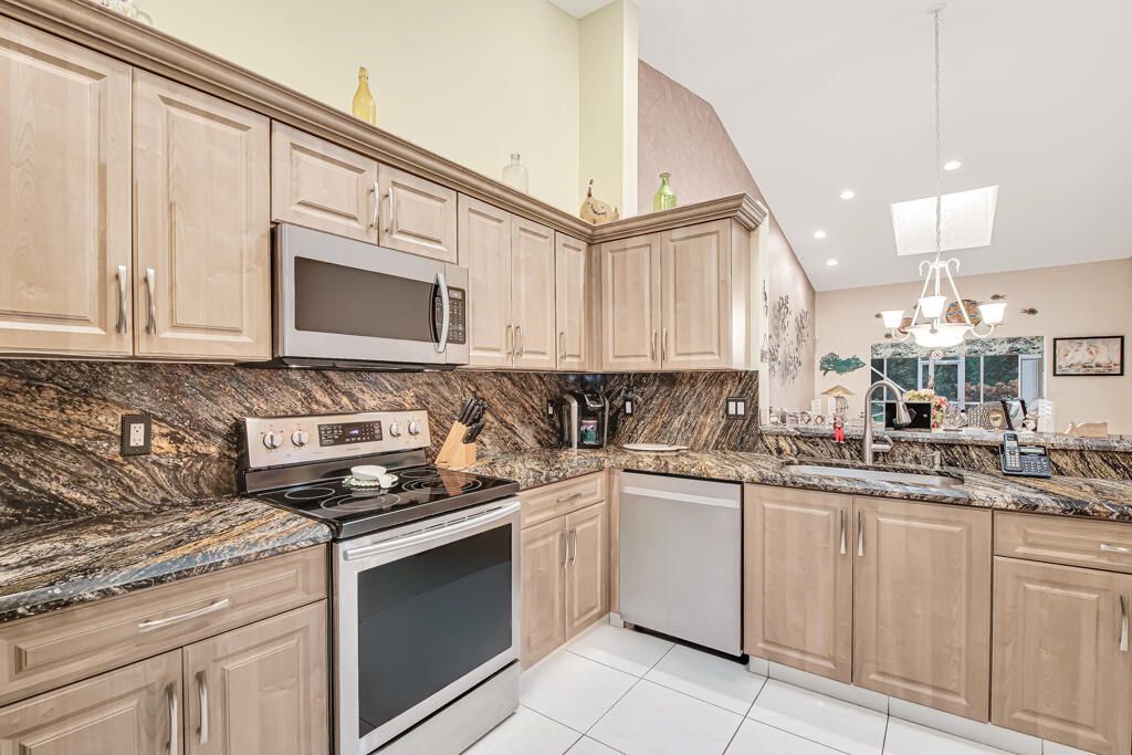 7288 Summer Tree Drive, Boynton Beach, FL 33437 Photo
