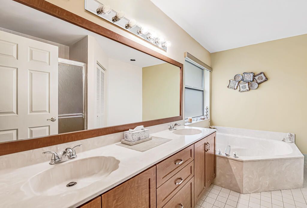 7288 Summer Tree Drive, Boynton Beach, FL 33437 Photo