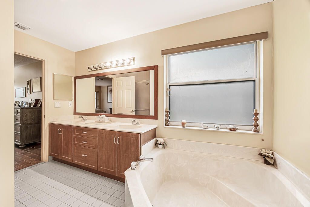 7288 Summer Tree Drive, Boynton Beach, FL 33437 Photo