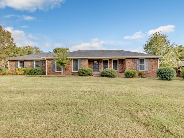 208 General Forrest Dr , Springfield, TN 37172
