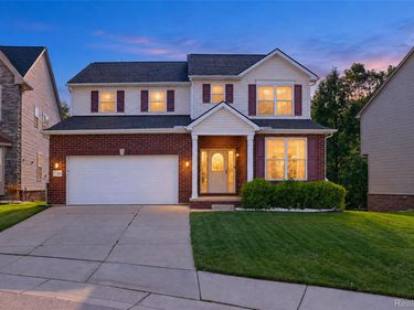 27363 Victoria Road , Novi, Mi 48374