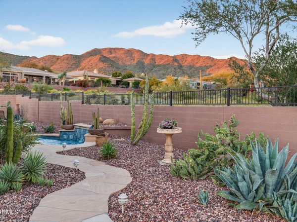 2201 W HAZELHURST Court, Anthem, AZ 85086