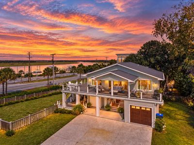 101 Charleston Boulevard, Isle of Palms, SC 29451