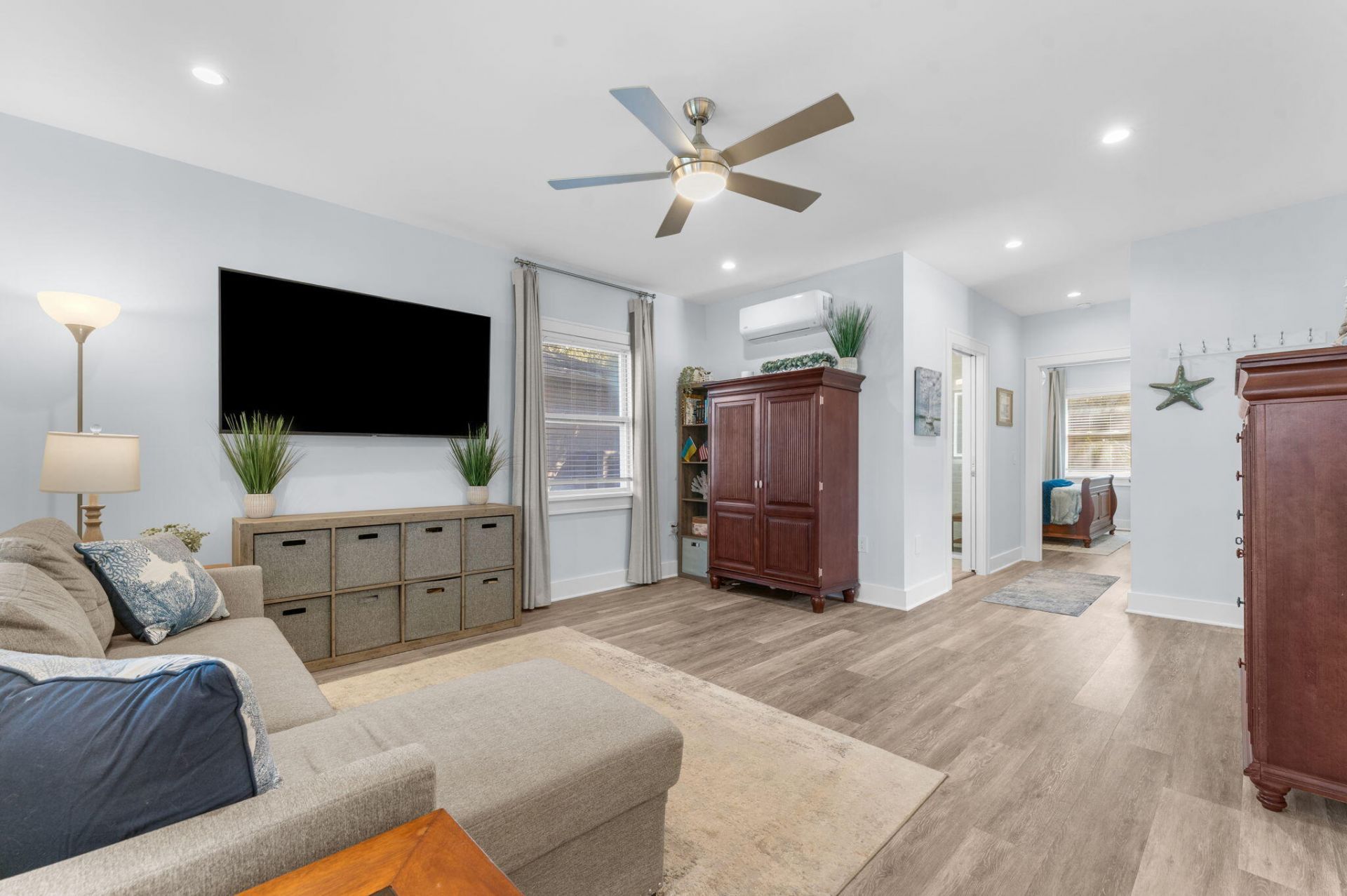 101 Charleston Boulevard Photo 10