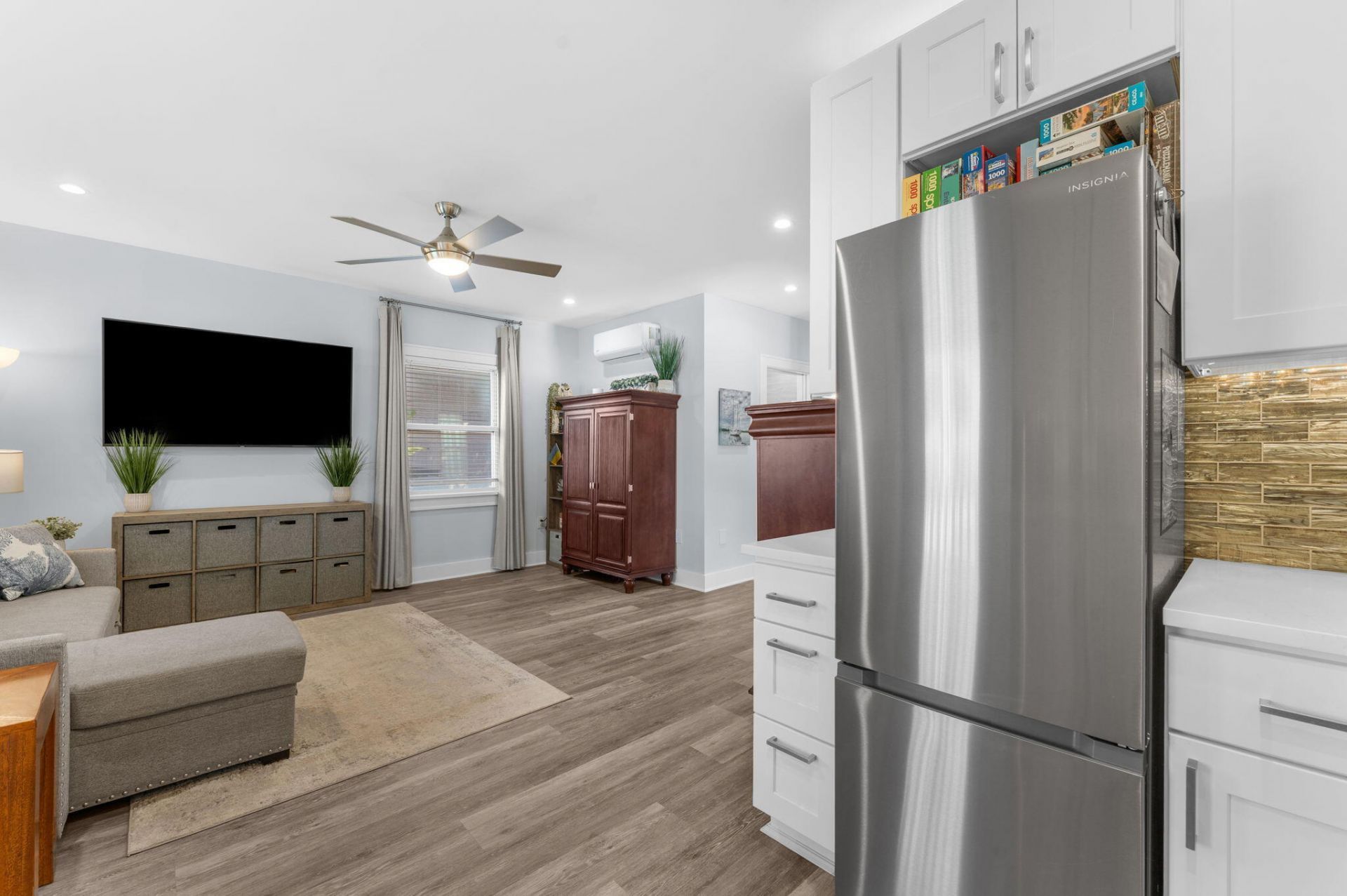 101 Charleston Boulevard Photo 11