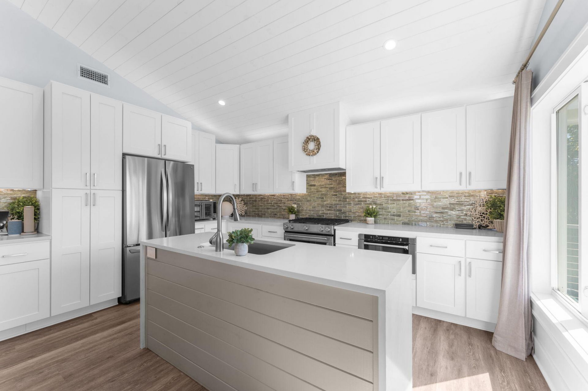 101 Charleston Boulevard Photo 26